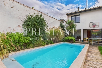 House for sale in BÈGLES  - 5 rooms - 138 m&sup2; 