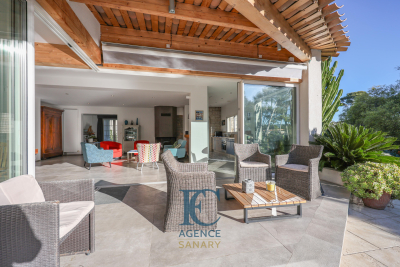 House for sale in SANARY-SUR-MER  - 7 rooms - 213 m² 