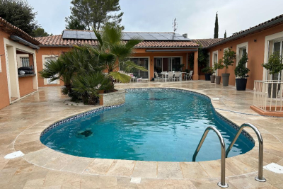 Maison à vendre à FLASSANS-SUR-ISSOLE  - 6 pièces - 200 m² 