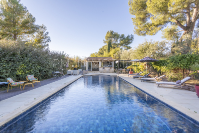 Maison à vendre à SIMIANE-COLLONGUE  - 5 pièces - 148 m² 