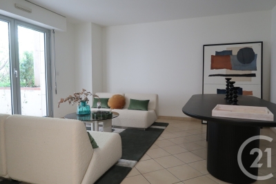 Appartement à louer à PARIS 9EME  - 3 pièces - 74 m² 