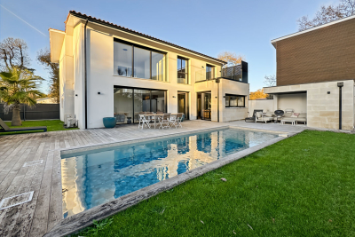 Maison à vendre à GRADIGNAN  - 6 pièces - 165 m² 