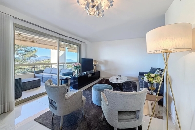 Appartement à louer à MOUGINS  - 4 pièces - 110 m² 