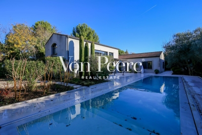 Maison à vendre à ST-RÉMY-DE-PROVENCE   - 194 m² 