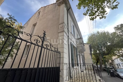 Maison à vendre à VALRÉAS  - 7 pièces - 330 m² 