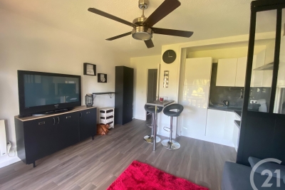 Appartement à louer à SIX-FOURS-LES-PLAGES  - 1 pièces - 25 m² 