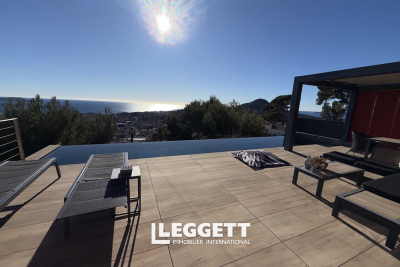 Maison à vendre à CARQUEIRANNE  - 5 pièces - 162 m² 