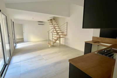 Appartement &agrave; louer &agrave; ARLES  - 4 pi&egrave;ces - 103 m&sup2; 