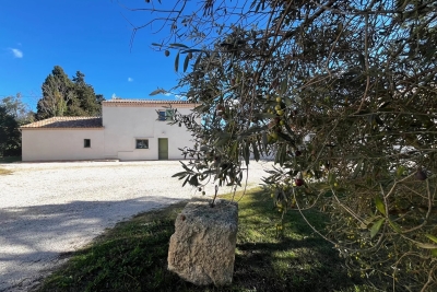 Maison &agrave; louer &agrave; ARLES  - 4 pi&egrave;ces - 143 m&sup2; 