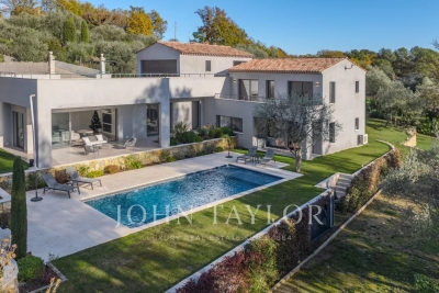 House for sale in LE ROURET  - 6 rooms - 195 m² 