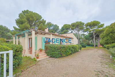 Maison à vendre à HYÈRES  - 5 pièces - 160 m² 