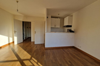 Appartement à louer à COURBEVOIE Pince_Vins - 1 pièces - 29 m² 