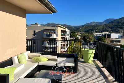 Appartement &agrave; louer &agrave; CARROS  - 3 pi&egrave;ces - 66 m&sup2; 