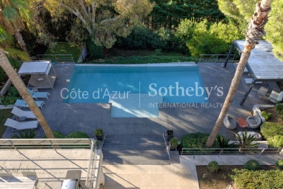 House for sale in VALLAURIS  - 5 rooms - 265 m² 