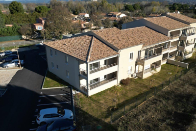 Appartement à louer à ROBION  - 4 pièces - 79 m² 