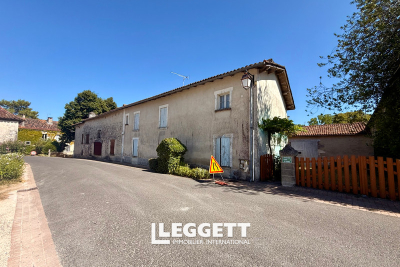 Maison &agrave; vendre &agrave; CHATIGNAC  - 12 pi&egrave;ces - 280 m&sup2; 