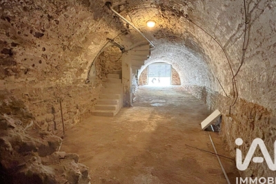 Parking/Garage à vendre à FRÉJUS   - 70 m² 