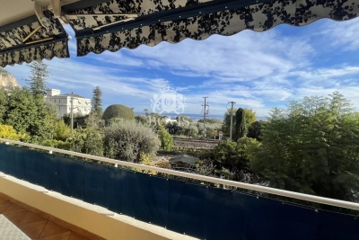 Apartment for sale in BEAULIEU-SUR-MER  - 3 rooms - 98 m² 