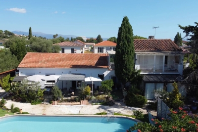 Maison à vendre à ANTIBES Lagare - 7 pièces - 176 m² 