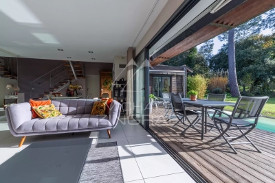 House for sale in ARCACHON  - 7 rooms - 192 m² 