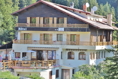 Commercial real estate for sale in L'ESCARENE  - 25 rooms - 1800 m² 