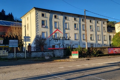 Commerce &agrave; vendre &agrave; BESSEGES   - 735 m&sup2; 