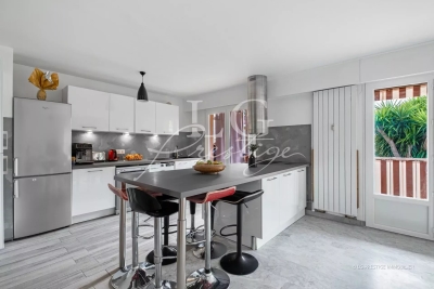 Apartment for sale in CANNES  - 3 rooms - 66 m² 