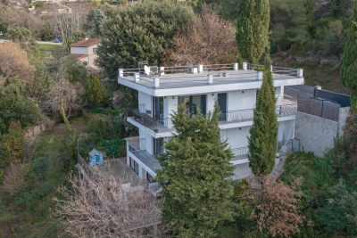 Maison &agrave; vendre &agrave; CAGNES-SUR-MER  - 5 pi&egrave;ces - 144 m&sup2; 