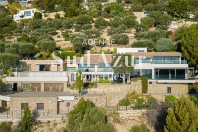 House for sale in EZE  - 11 rooms - 600 m² 