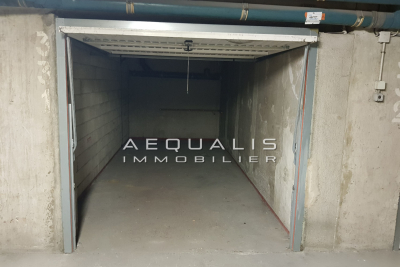 Parking/Garage to rent in ST-LAURENT-DU-VAR   - 14 m² 