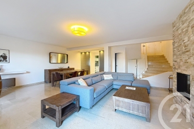 Maison &agrave; louer &agrave; MOUGINS  - 4 pi&egrave;ces - 115 m&sup2; 