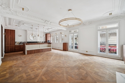 Apartment for sale in PARIS 8EME Saint-Merri 1 - 5 rooms - 166 m² 