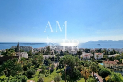 Apartment for sale in CANNES  - 4 rooms - 130 m² 