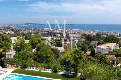 House for sale in GOLFE JUAN  - 6 rooms - 265 m² 