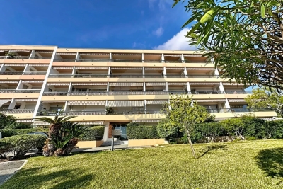 Apartment for sale in ROQUEBRUNE-CAP-MARTIN  - 2 rooms - 52 m&sup2; 