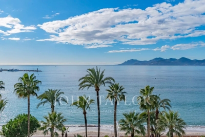 Apartment for sale in CANNES  - 2 rooms - 60 m&sup2; 