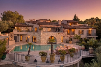 House for sale in MOUGINS  - 8 rooms - 560 m&sup2; 