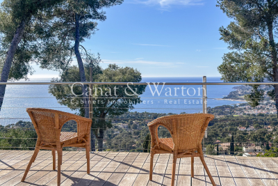 House for sale in CARQUEIRANNE  - 6 rooms - 183 m&sup2; 