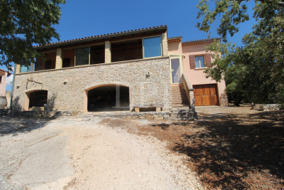 Maison &agrave; vendre &agrave; ST-SATURNIN-LÈS-APT  - 5 pi&egrave;ces - 177 m&sup2; 