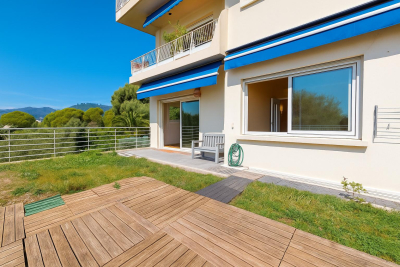 Appartement &agrave; louer &agrave; NICE  - 4 pi&egrave;ces - 119 m&sup2; 
