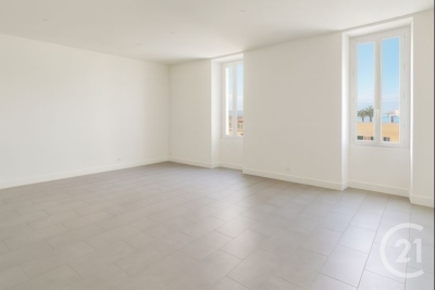 Appartement &agrave; louer &agrave; NICE  - 6 pi&egrave;ces - 155 m&sup2; 
