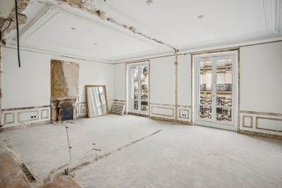 Apartment for sale in PARIS 8EME Saint-Gervais 1 - 4 rooms - 125 m² 