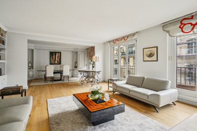 Apartment for sale in PARIS 16EME Saint-Gervais 1 - 4 rooms - 137 m² 