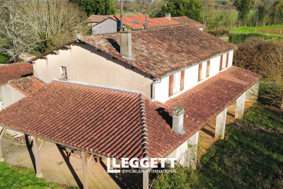 Maison &agrave; vendre &agrave; RUFFEC  - 5 pi&egrave;ces - 201 m&sup2; 