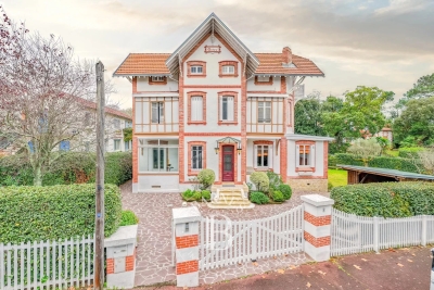 Maison &agrave; vendre &agrave; ARCACHON  - 10 pi&egrave;ces - 260 m&sup2; 