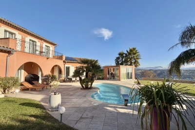 Maison &agrave; vendre &agrave; ST-LAURENT-DU-VAR  - 5 pi&egrave;ces - 160 m&sup2; 