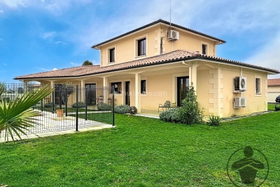 Maison &agrave; vendre &agrave; CAMPS-SUR-L'ISLE Arlac 1 - 6 pi&egrave;ces - 1858 m&sup2; 