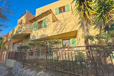 Appartement &agrave; vendre &agrave; GRIMAUD   - 73 m&sup2; 