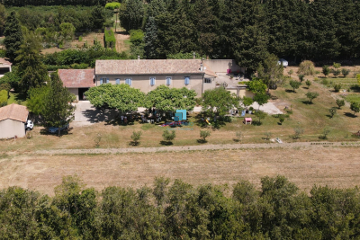 Maison &agrave; vendre &agrave; L'ISLE-SUR-LA-SORGUE  - 18 pi&egrave;ces - 360 m&sup2; 