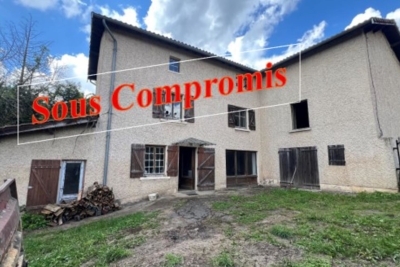 Maison &agrave; vendre &agrave; LA TOUR-DE-SALVAGNY  - 8 pi&egrave;ces - 150 m&sup2; 